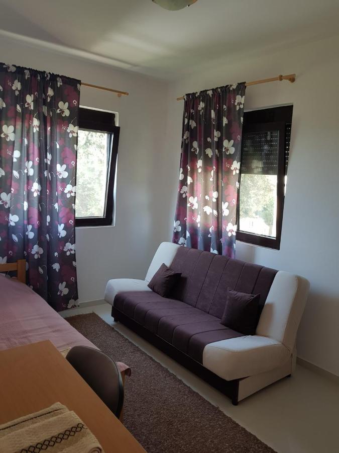 Villa Persik Utjeha Kültér fotó